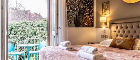 2 habitaciones, tabla de planchar con plancha, wifi y ropa de cama