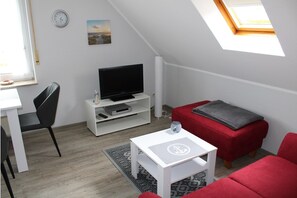 Unclassified image, 3 of 7, button