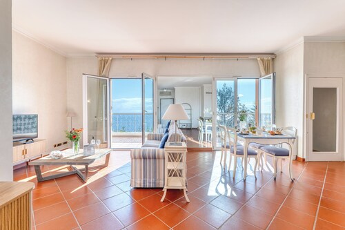 Private Pool Villa Beside Monaco, Beausoleil, France