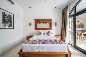 2 bedrooms, Egyptian cotton sheets, premium bedding, memory-foam beds - Casa Julia Canggu (Canggu)