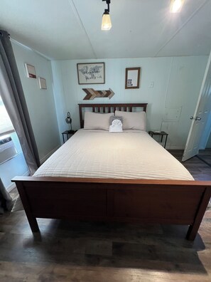 2 chambres, fer et planche à repasser, Wi-Fi gratuit, draps fournis