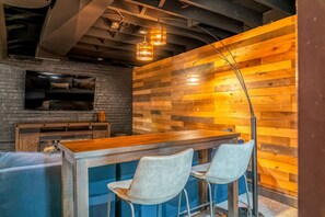 Dining - 3bed/2bath Sleeps 10 - Chill House (Highland Park)