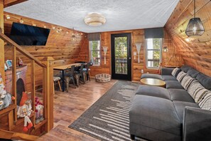 Smart-TV, videospill, bøker og musikkbibliotek