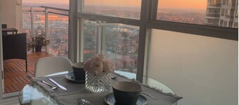 Chic Downtown Mississauga Condo | 5 Min Walk to Square One!