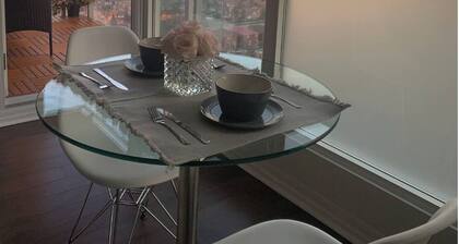Chic Downtown Mississauga Condo | 5 Min Walk to Square One!