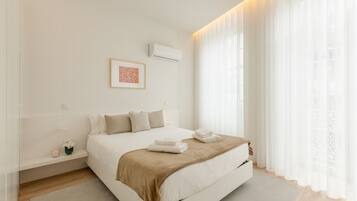 1 bedroom, iron/ironing board, internet, bed sheets