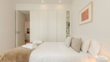 1 dormitorio, tabla de planchar con plancha, Internet y ropa de cama