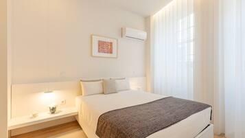 1 bedroom, iron/ironing board, Internet, bed sheets