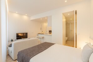 1 bedroom, iron/ironing board, Internet, bed sheets