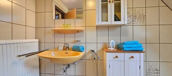 Vacation apartment Buhne 2 Norddeich - Comfortable vacation apartment with garden and