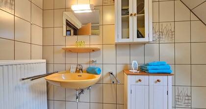 Vacation apartment Buhne 2 Norddeich - Comfortable vacation apartment with garden and