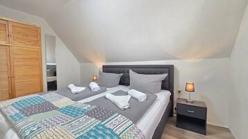 2 slaapkamers, een strijkplank/strijkijzer, wifi