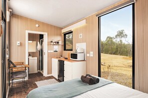 2 bedrooms, bed sheets - Binbeal by Tiny Away (Steels Creek)