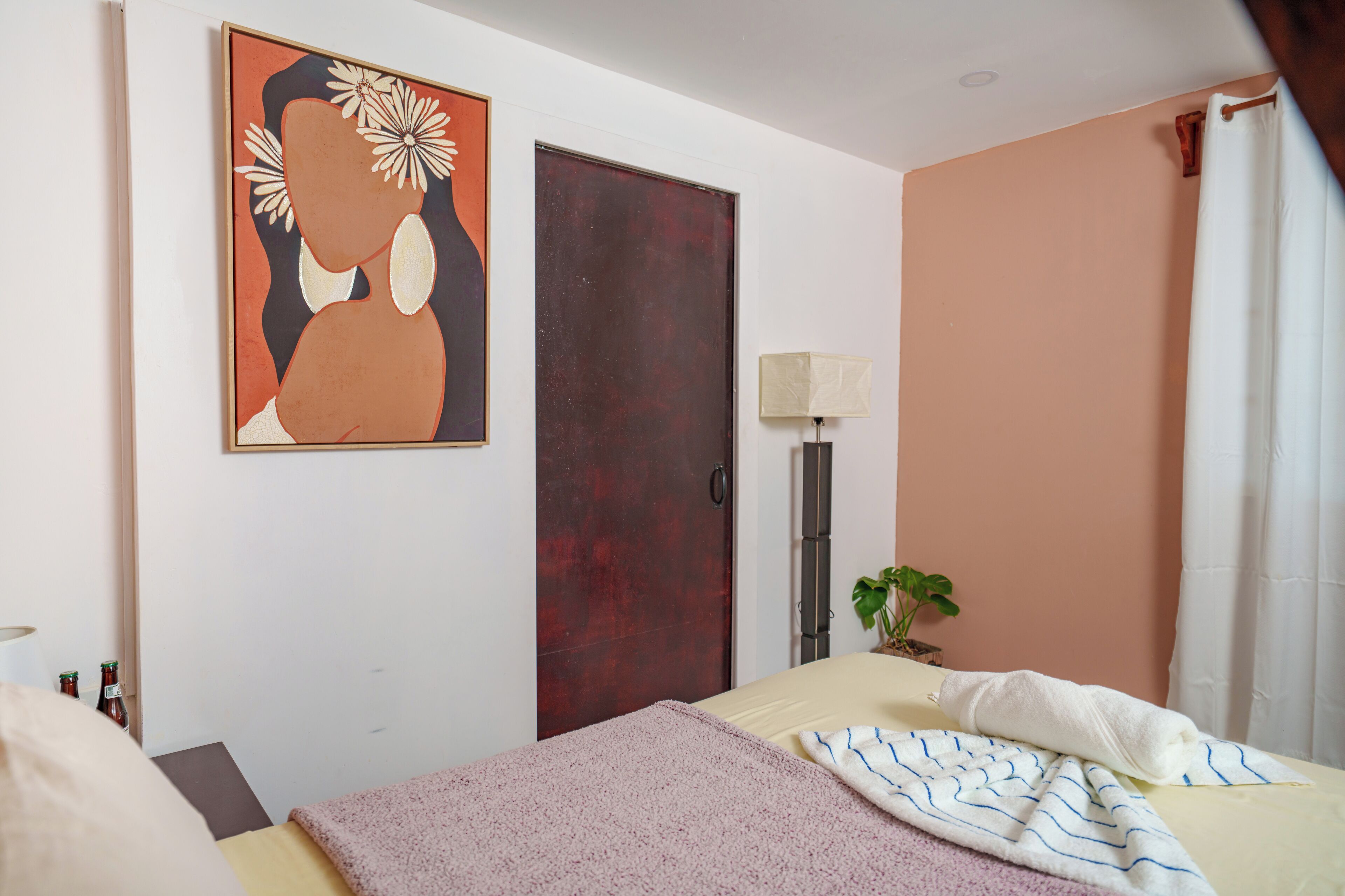 In-room safe, soundproofing, free WiFi