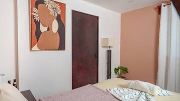 In-room safe, soundproofing, free WiFi
