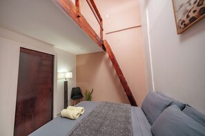 In-room safe, soundproofing, free WiFi