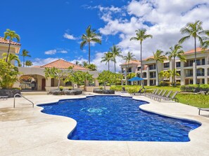 Piscina all'aperto, una piscina riscaldata