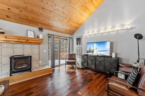 TV, fireplace, offices