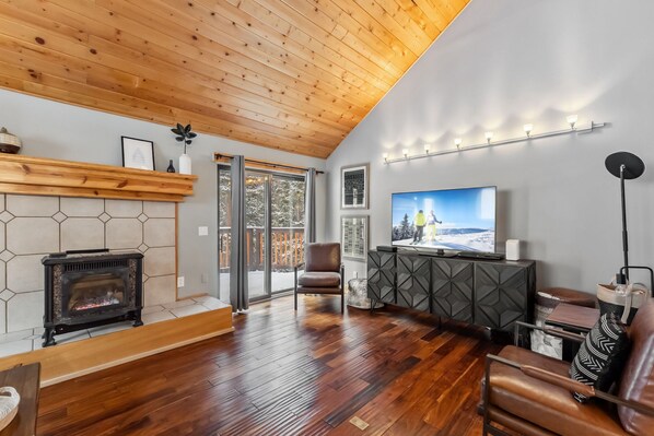 TV, fireplace, offices - Breckenridge Escape w/ Private Hot Tub & Deck (Breckenridge)
