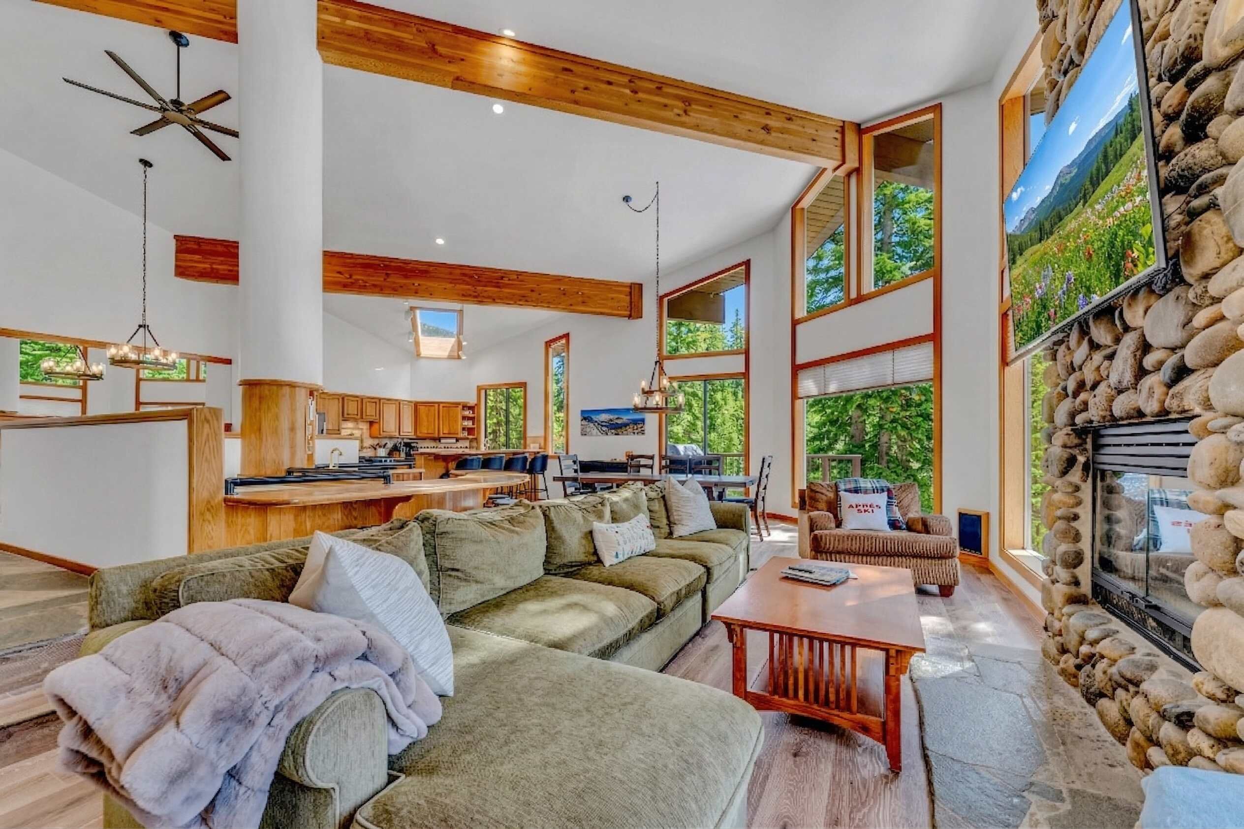 Televisión y oficina 