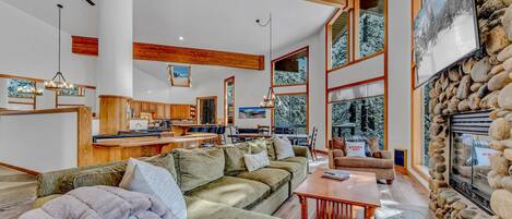 Télévision, cheminée, espaces bureaux