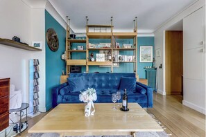 Living area - Ava's dream 2 - Bright & close to the Eiffel Tower (Paris)