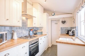 Fridge, microwave, oven, coffee/tea maker