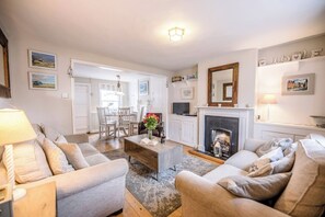 TV, fireplace, DVD player