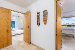 4 chambres, fer et planche à repasser, Wi-Fi, draps fournis