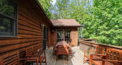 5 Bedroom Suites, Hot Tub, Jacuzzi Tub & Game Room