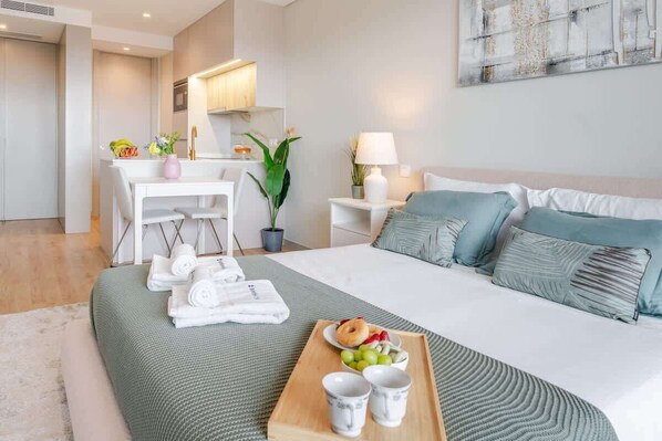 1 bedroom, iron/ironing board, travel cot, free WiFi