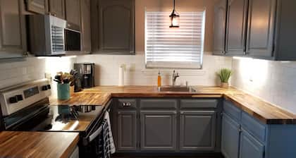 Cozy and Clean in Downtown Morristown