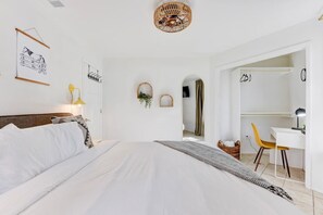 2 bedrooms, desk, iron/ironing board, travel cot