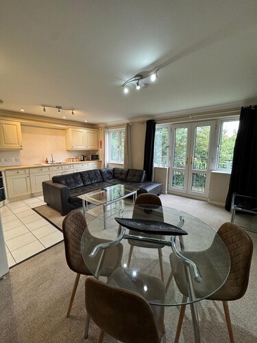 Spacious Two Bedroom Apartment in Bracknell