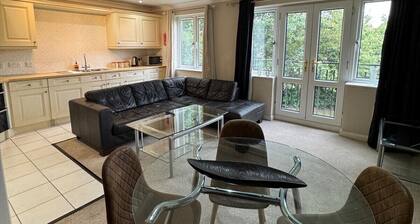 Spacious Two Bedroom Apartment in Bracknell