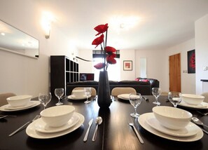 Dining - Reading Modern Two Bedroom Apartment (Reading)