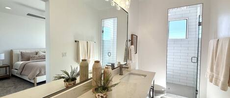 3 室のベッドルーム、WiFi、ベッドシーツ