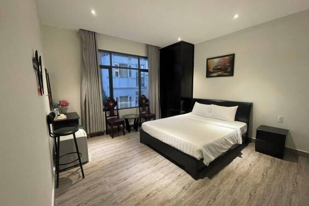 Ropa de cama de alta calidad, minibar, wifi gratis y ropa de cama