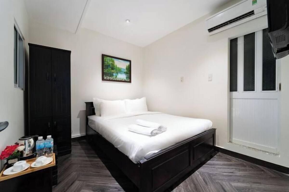 Ropa de cama de alta calidad, minibar, wifi gratis y ropa de cama