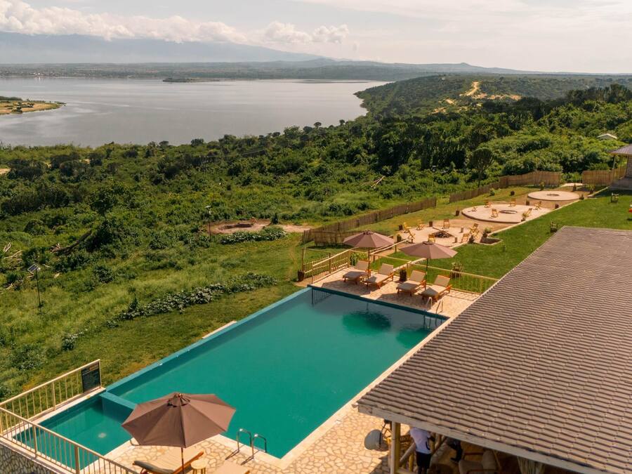 حمّام سباحة خارجي