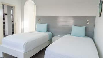 2 bedrooms, in-room safe, desk, WiFi
