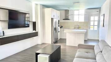 Smart TV, books, stereo