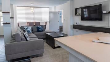 Smart TV, books, stereo