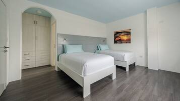 2 Schlafzimmer, Zimmersafe, Schreibtisch, WLAN