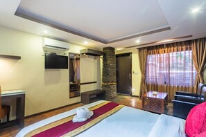 In-room safe, desk, laptop workspace, soundproofing - Hotel Goodwill Patan Durbar Square (Lalitpur)