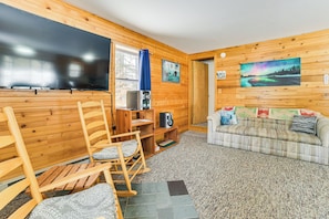 TV, libri, impianto stereo