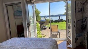 3 bedrooms, free WiFi - Discover Tranquility and Adventure at Head Lake (Kirkfield)