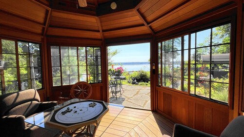 Discover Tranquility and Adventure at Head Lake