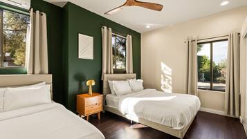 5 bedrooms, desk, iron/ironing board, WiFi (free)
