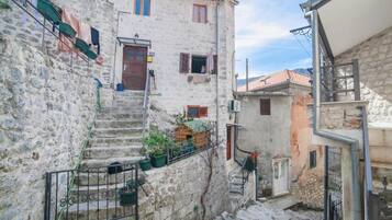 Studio (Studio Apartment) | Exterior